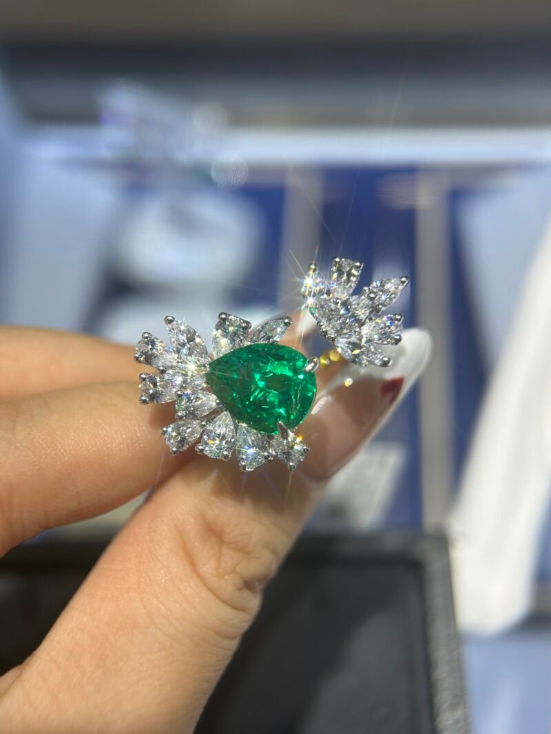 15.Lab-grown colored gemstone ring