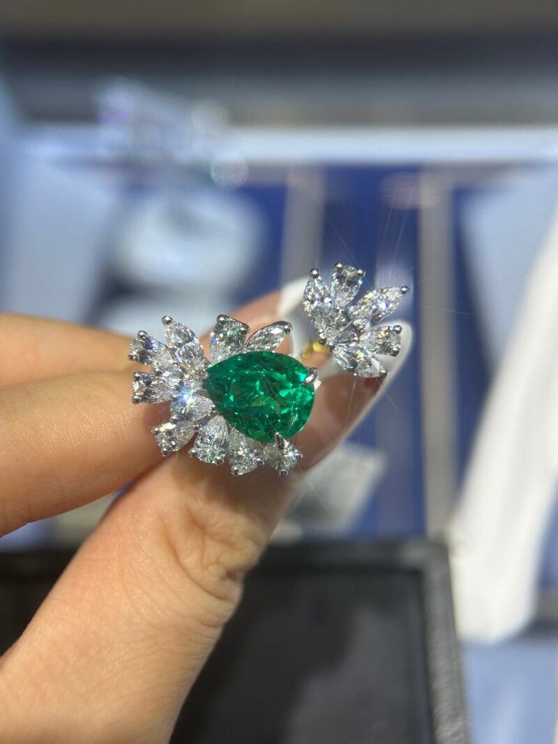 15.Lab-grown colored gemstone ring