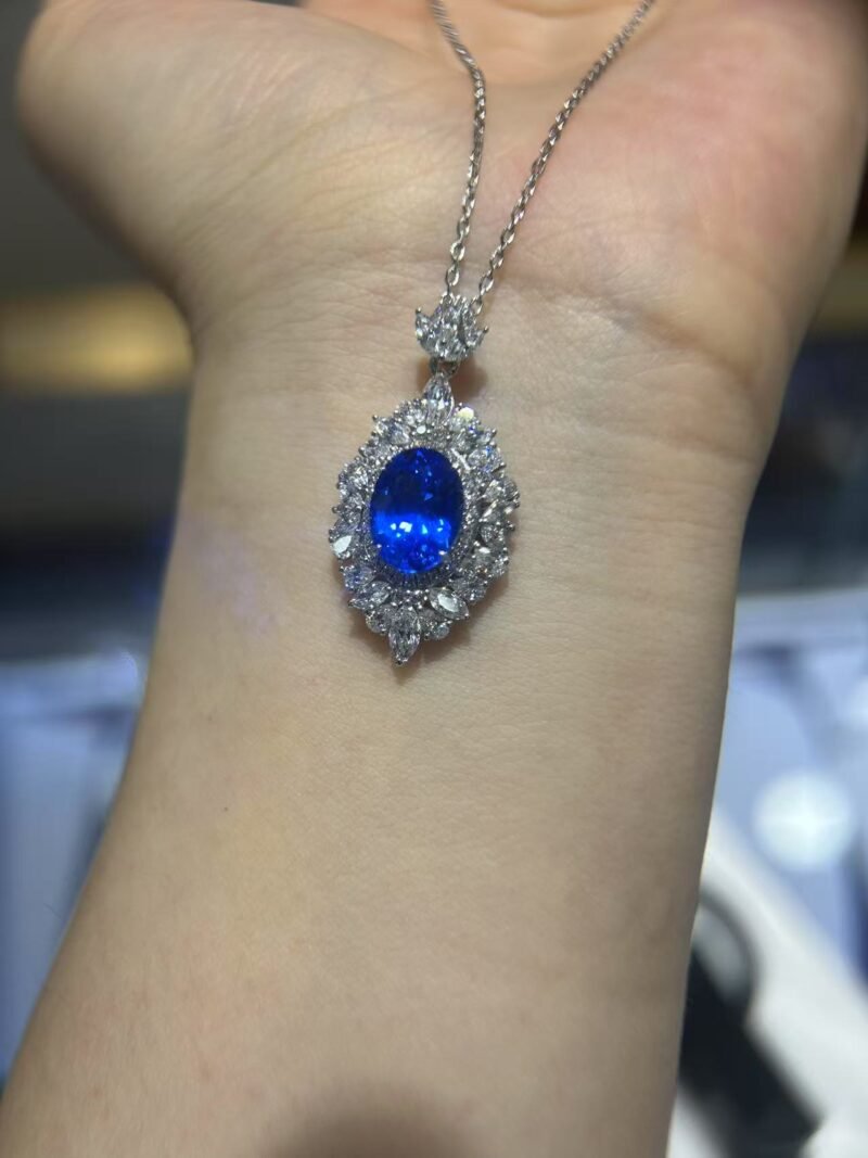 8.Lab-grown colored gemstone necklace