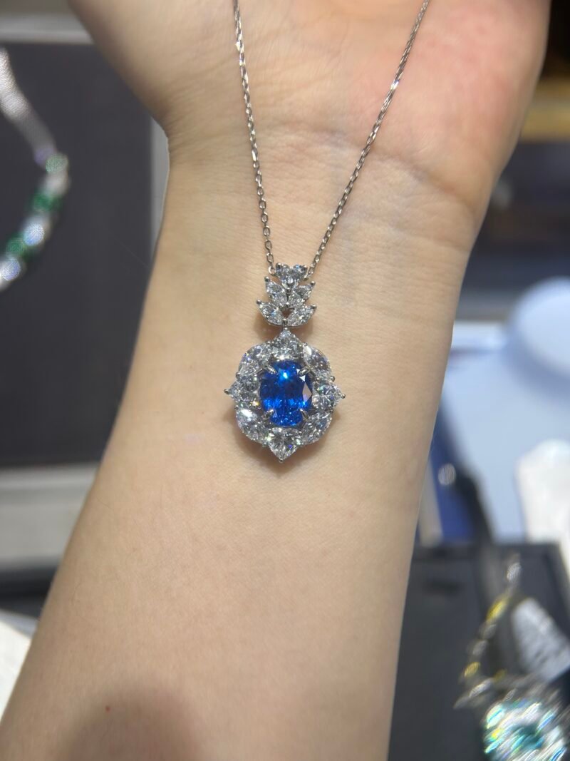 7.Lab-grown colored gemstone necklace