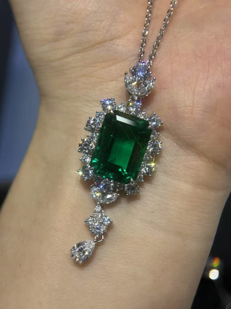 9.Lab-grown colored gemstone necklace